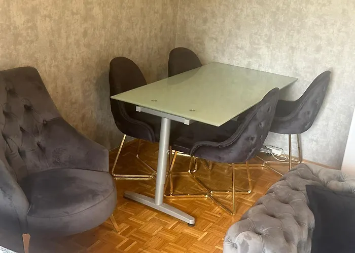 Lovely Near Center Apartment